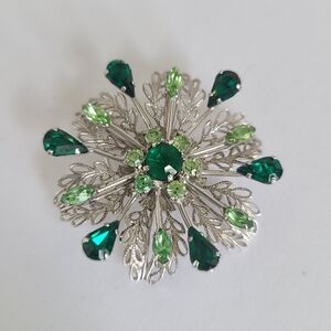 Vintage Jay Flex Sterling Silver Green Rhinestone Flower Snowflake Fancy Brooch